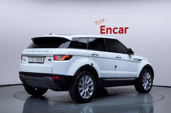 Land Rover Range Rover Evoque 2.0 TD4 HSE — пробег 106 889 км — фото 2 из 5