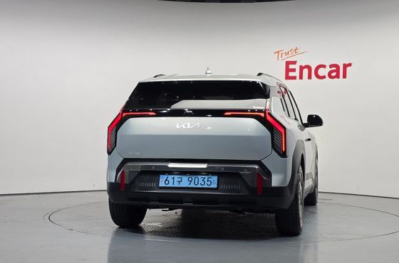 Kia EV3 Standard 2WD Earth — пробег 18 335 км — фото 4 из 5