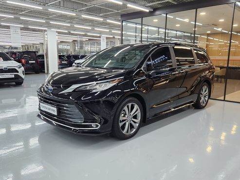Toyota Sienna 2.5 Hybrid 2WD — пробег 3 891 км — фото 1 из 5