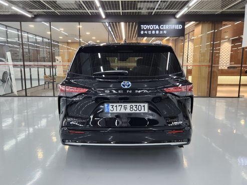 Toyota Sienna 2.5 Hybrid 2WD — пробег 3 891 км — фото 4 из 5