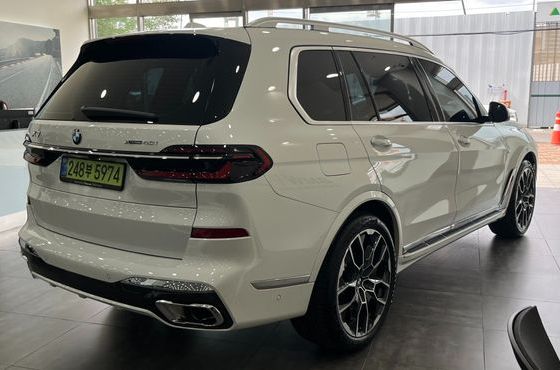 BMW X7 xDrive 40i M Sport 6STR — пробег 5 254 км — фото 2 из 5