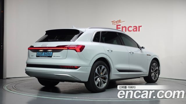 Audi e-tron из Кореи Encar
