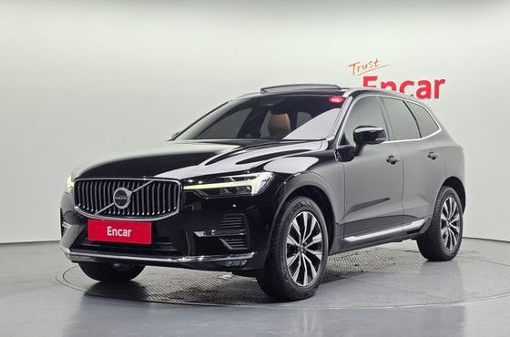 Volvo XC60 B5 Ultimate Bright — пробег 48 745 км — фото 1 из 5