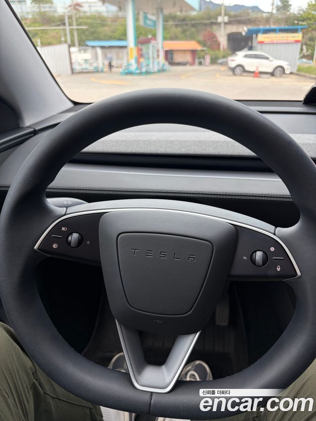 Tesla Model Y Long Range AWD — пробег 50 000 км — фото 4 из 5