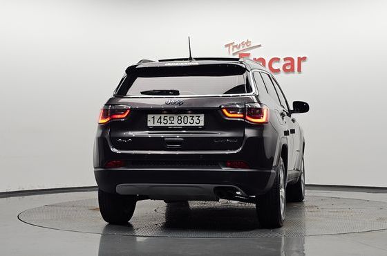 Jeep Compass 2.4 Limitied AWD — пробег 64 080 км — фото 4 из 5