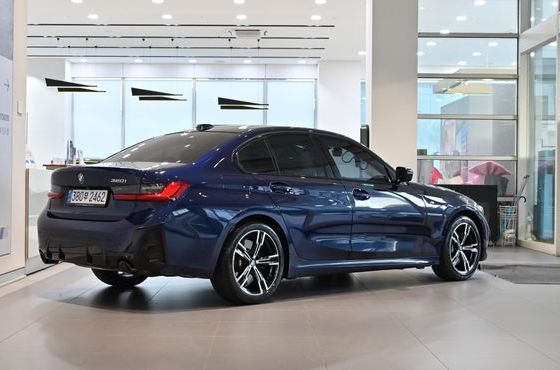 BMW 3-Series 320i M Sport — пробег 9 841 км — фото 2 из 5