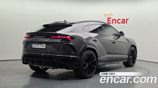 Lamborghini Urus 4.0 V8 — пробег 9 334 км — фото 2 из 5