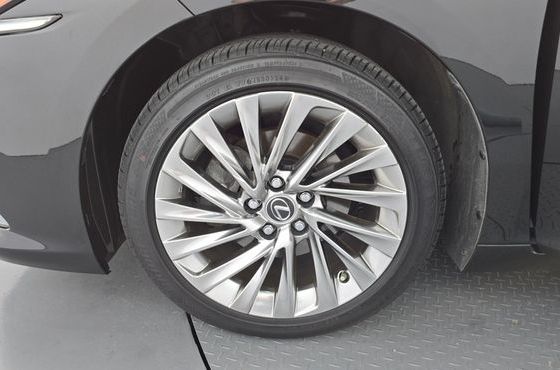 Lexus ES Executive — пробег 33 153 км — фото 5 из 5