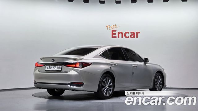 Lexus ES Supreme — пробег 81 622 км — фото 2 из 5