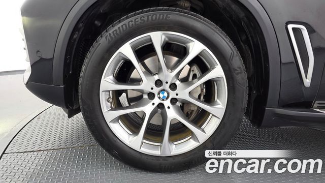 BMW X5 xDrive 30d xLine — пробег 69 770 км — фото 5 из 5
