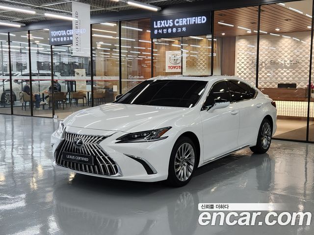 Lexus ES Executive — пробег 18 665 км — фото 1 из 5