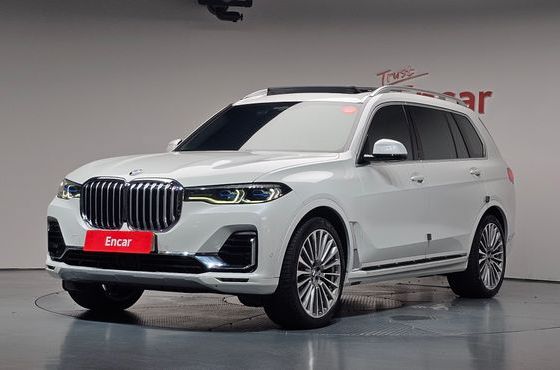 BMW X7 xDrive 40i Design Pure Excellence 7-Seater — пробег 80 190 км — фото 1 из 5
