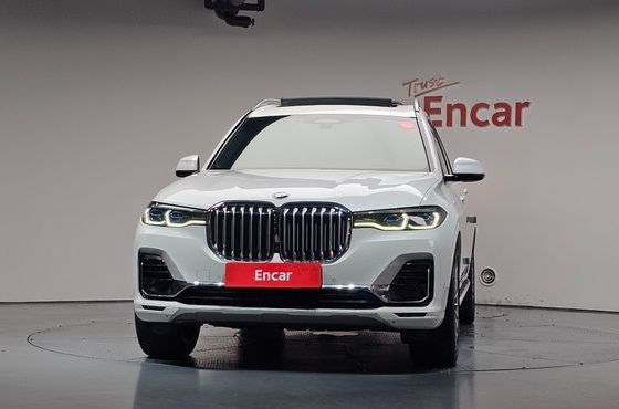 BMW X7 xDrive 40i Design Pure Excellence 7-Seater — пробег 80 190 км — фото 3 из 5