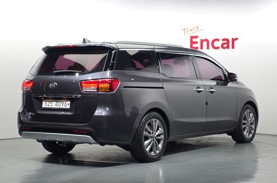 Kia Carnival 9-seater Prestige — пробег 207 050 км — фото 2 из 5