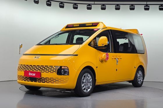 Hyundai Staria L3.5 Kinder Safety Car 11-Seater — пробег 56 889 км — фото 1 из 5