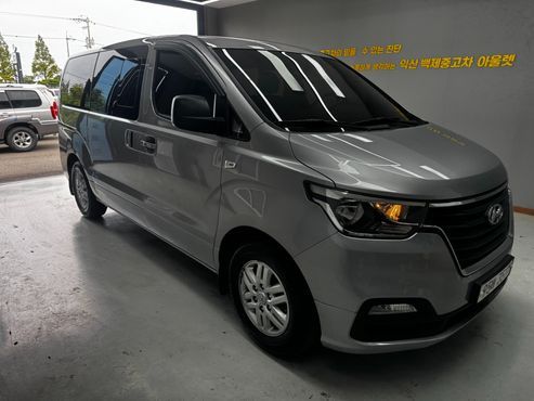 Hyundai Starex Van 5-Seater Smart — пробег 75 912 км — фото 1 из 5