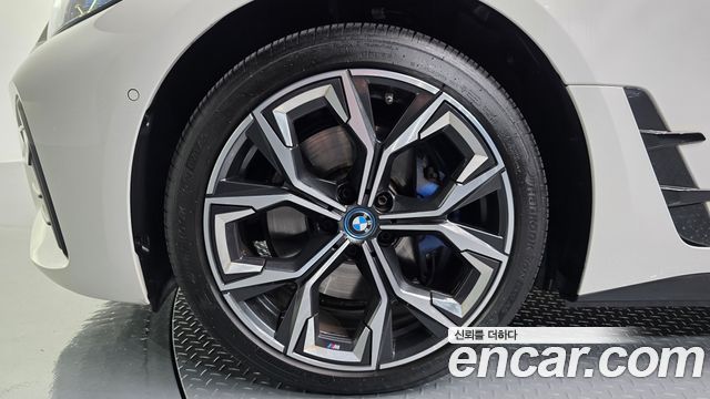 BMW i4 eDrive40 M Sports Pro — пробег 53 146 км — фото 5 из 5