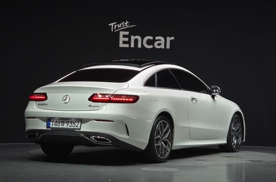 Mercedes-Benz E-Class E300d 4MATIC Coupe — пробег 67 107 км — фото 2 из 5