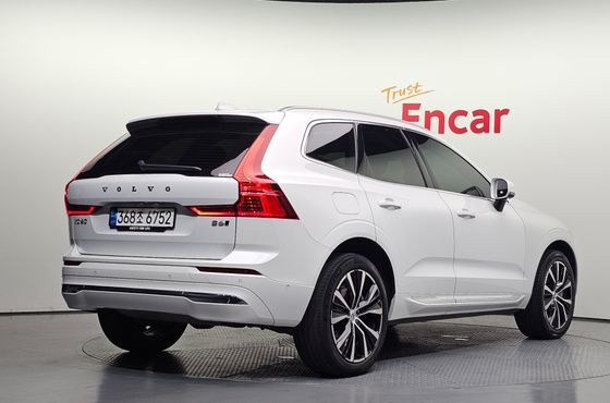 Volvo XC60 B6 Ultimate Bright — пробег 54 192 км — фото 2 из 5