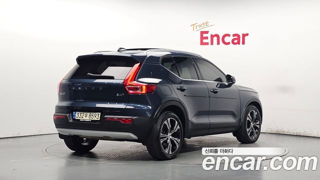 Volvo XC40 B4 Inscription — пробег 106 344 км — фото 2 из 5