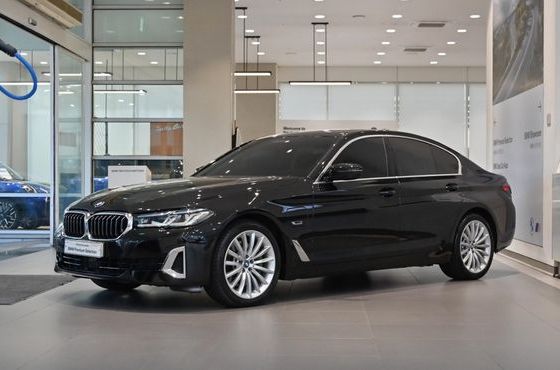 BMW 5-Series 530e Luxury — пробег 59 536 км — фото 1 из 5