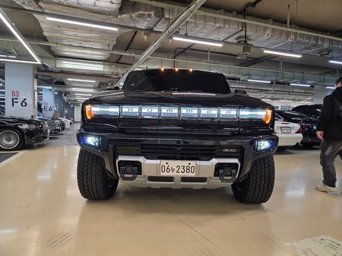 GMC Hummer EV e4WD — пробег 4 500 км — фото 1 из 5
