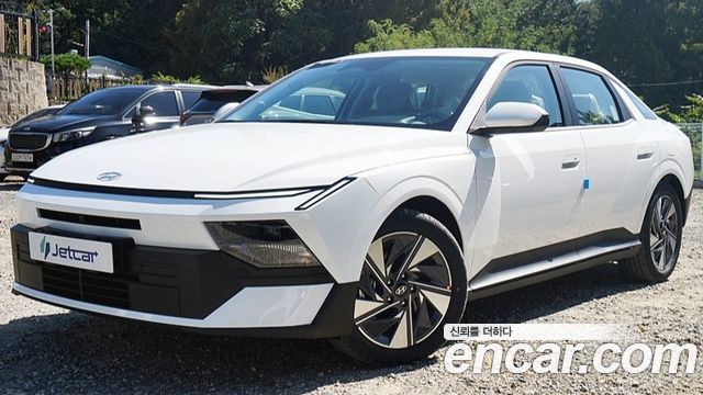 Hyundai AVANTE 2.0 Modern — пробег 30 км — фото 2 из 5