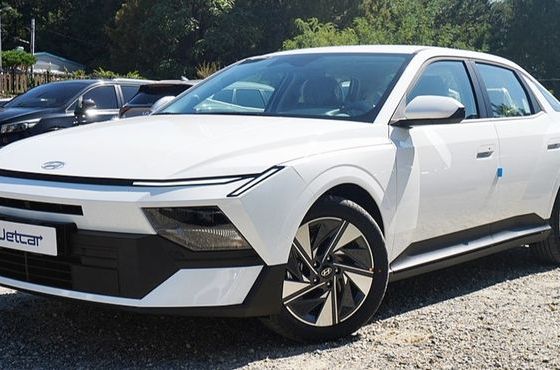 Hyundai AVANTE 2.0 Modern — пробег 30 км — фото 2 из 5