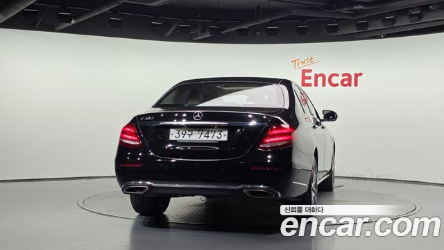 Mercedes-Benz E-Class из Кореи Encar