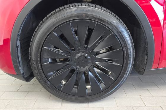 Tesla Model Y Long Range AWD — пробег 76 563 км — фото 5 из 5
