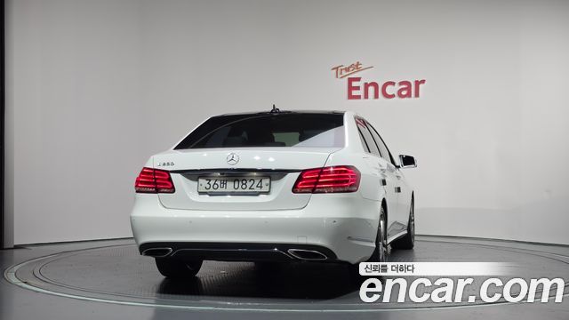 Mercedes-Benz E-Class E250 BlueTec 4MATIC AV — пробег 182 274 км — фото 4 из 5