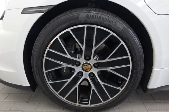Porsche Taycan Base — пробег 17 809 км — фото 5 из 5
