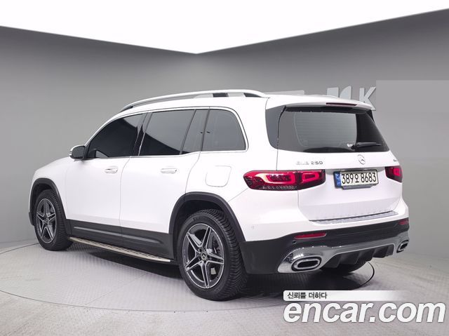 Mercedes-Benz GLB-Class GLB250 4MATIC — пробег 75 856 км — фото 4 из 5