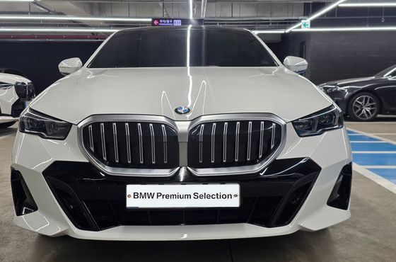 BMW 5-Series 530i xDrive M Sport — пробег 56 342 км — фото 3 из 5