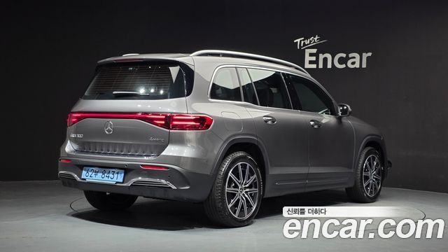 Mercedes-Benz EQB EQB300 4MATIC AMG Line — пробег 2 352 км — фото 2 из 5