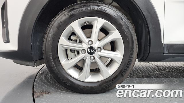 Kia Stonic из Кореи Encar