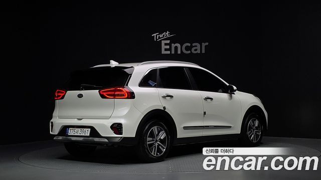 Kia Niro 1.6 HEV Prestige — пробег 93 257 км — фото 2 из 5