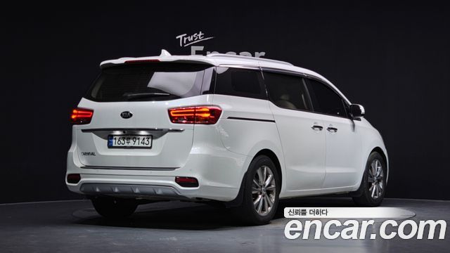Kia Carnival из Кореи Encar