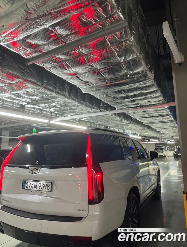Cadillac Escalade 6.2 Sports Platinum — пробег 46 000 км — фото 2 из 5