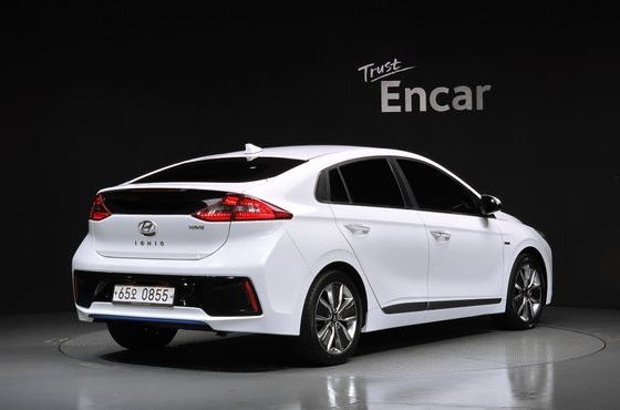 Hyundai Ioniq Q — пробег 78 857 км — фото 2 из 5