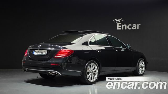 Mercedes-Benz E-Class из Кореи Encar