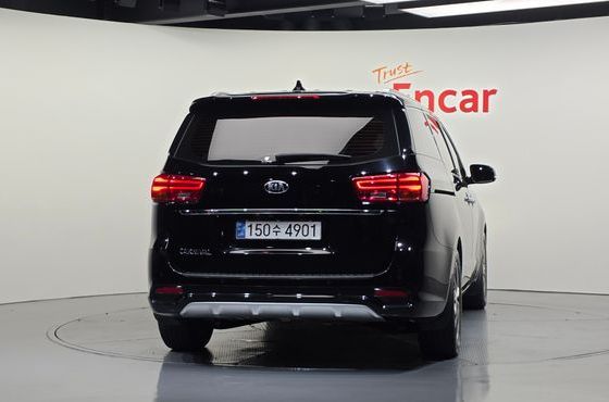 Kia Carnival 9-Seater Prstige — пробег 121 787 км — фото 4 из 5