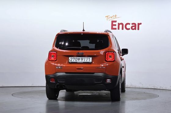 Jeep Renegade 2.0 Diesel Limited High AWD — пробег 83 634 км — фото 4 из 5