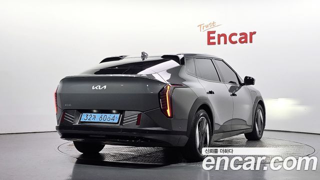 Kia EV4 Long Range 2WD Earth — пробег 27 352 км — фото 2 из 5