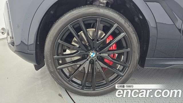 BMW X6 xDrive40d M Sport Pro — пробег 4 346 км — фото 5 из 5