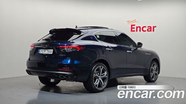 Maserati Levante 3.0 S AWD Modena — пробег 4 775 км — фото 2 из 5