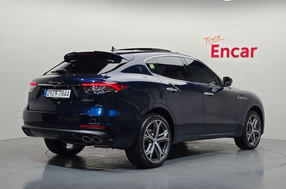 Maserati Levante 3.0 S AWD Modena — пробег 4 775 км — фото 2 из 5