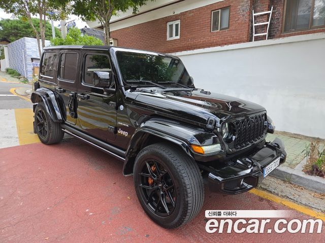 Jeep Wrangler 2.0 Sahara Power Top 4Door 4xe — пробег 12 900 км — фото 2 из 5