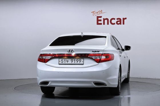 Hyundai Grandeur Premium — пробег 143 486 км — фото 4 из 5