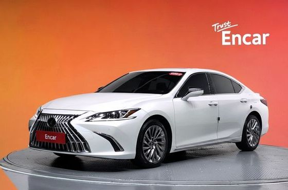 Lexus ES Luxury Plus — пробег 23 635 км — фото 1 из 5